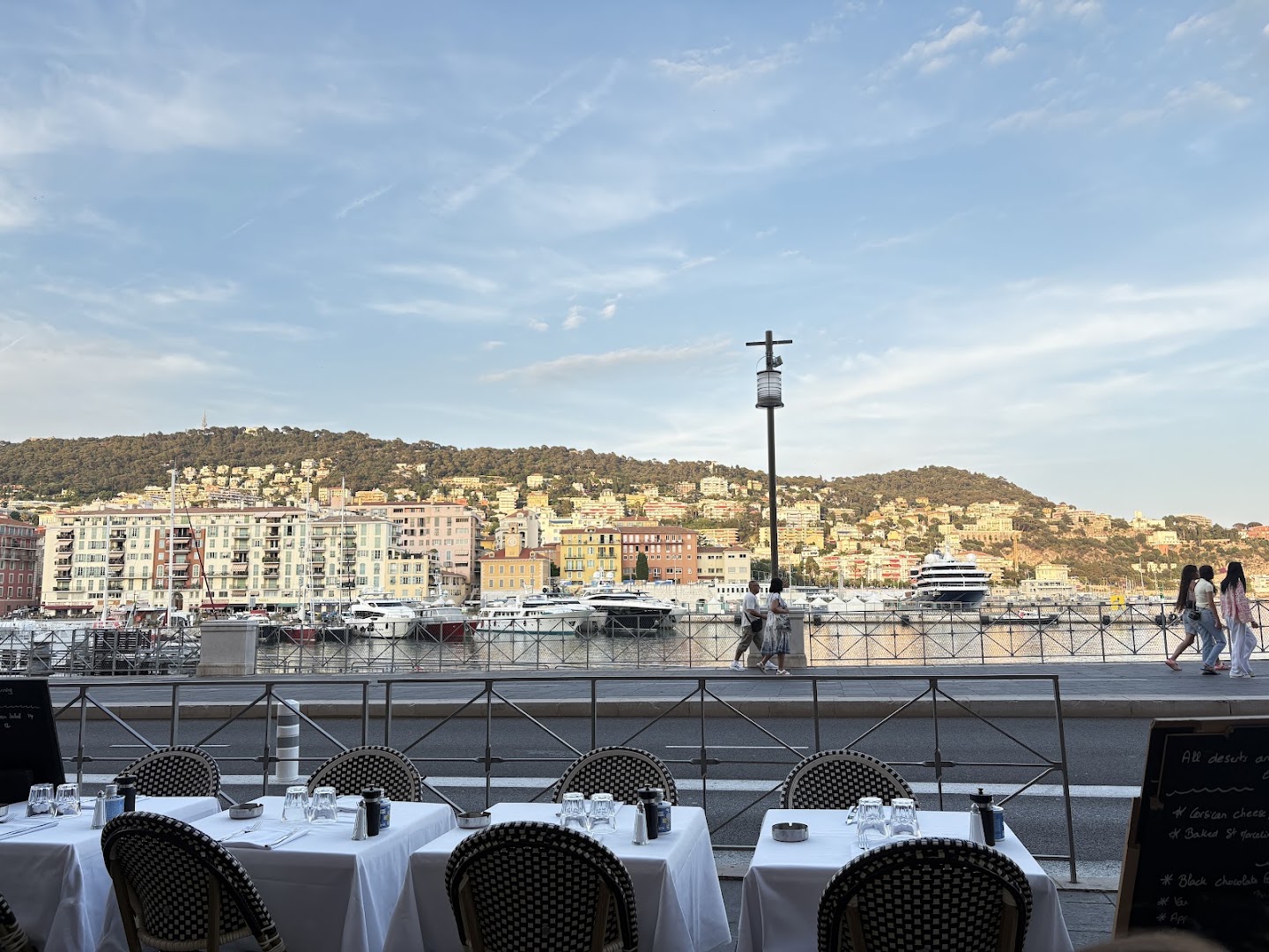 Le Bistrot du Port — vue du restaurant